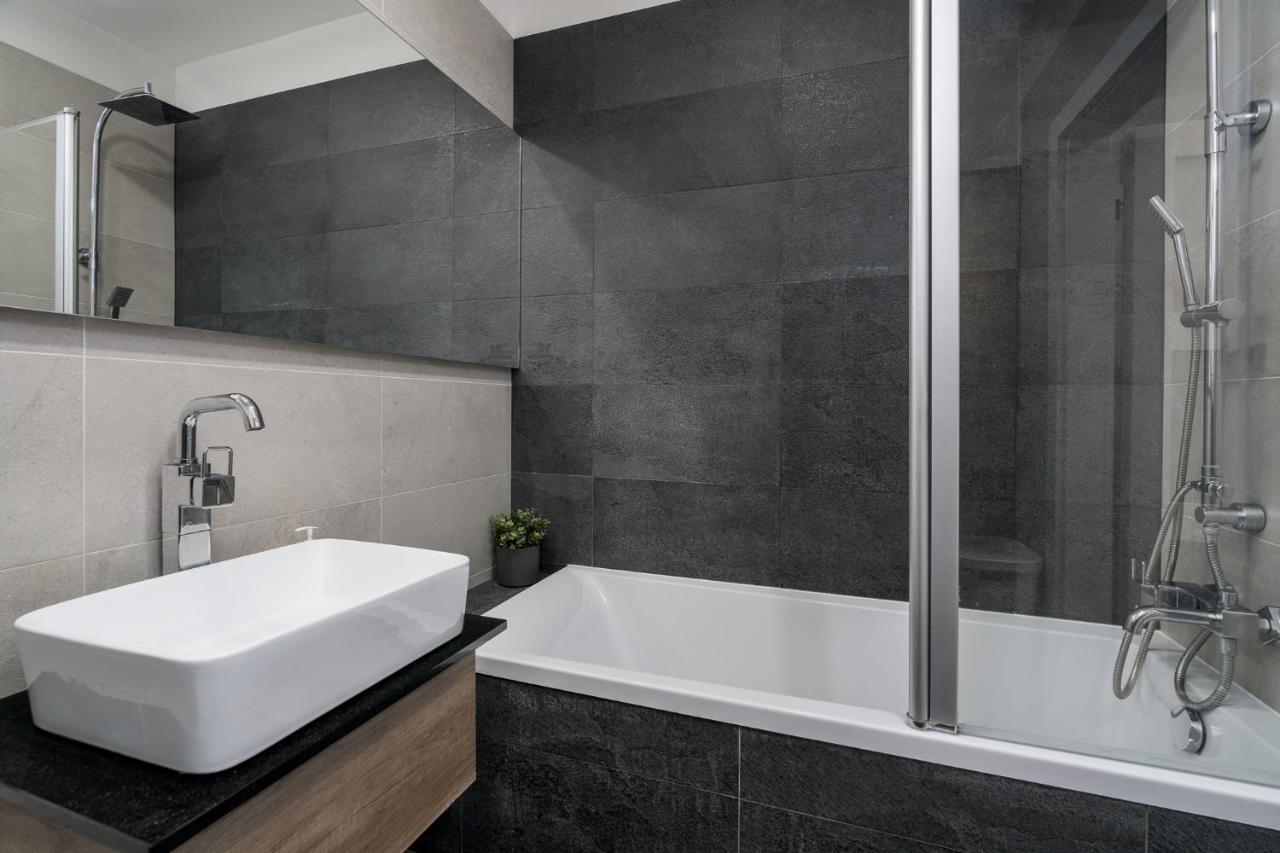 Sleepway Apartments- Garbary 100-46 Poznań Kültér fotó