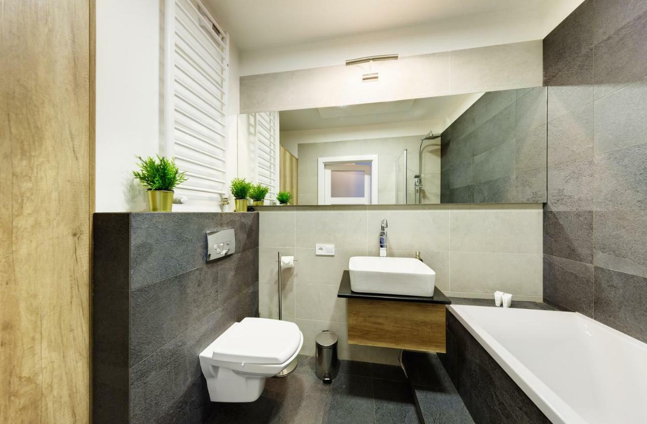 Sleepway Apartments- Garbary 100-46 Poznań Kültér fotó